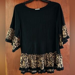 Women’s Umgee Black Linen & Leopard Print Bell Sleeve Blouse Top Size M